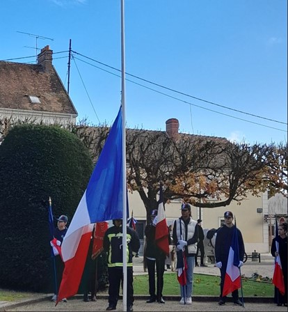 cortège jusqu'au monument aux morts